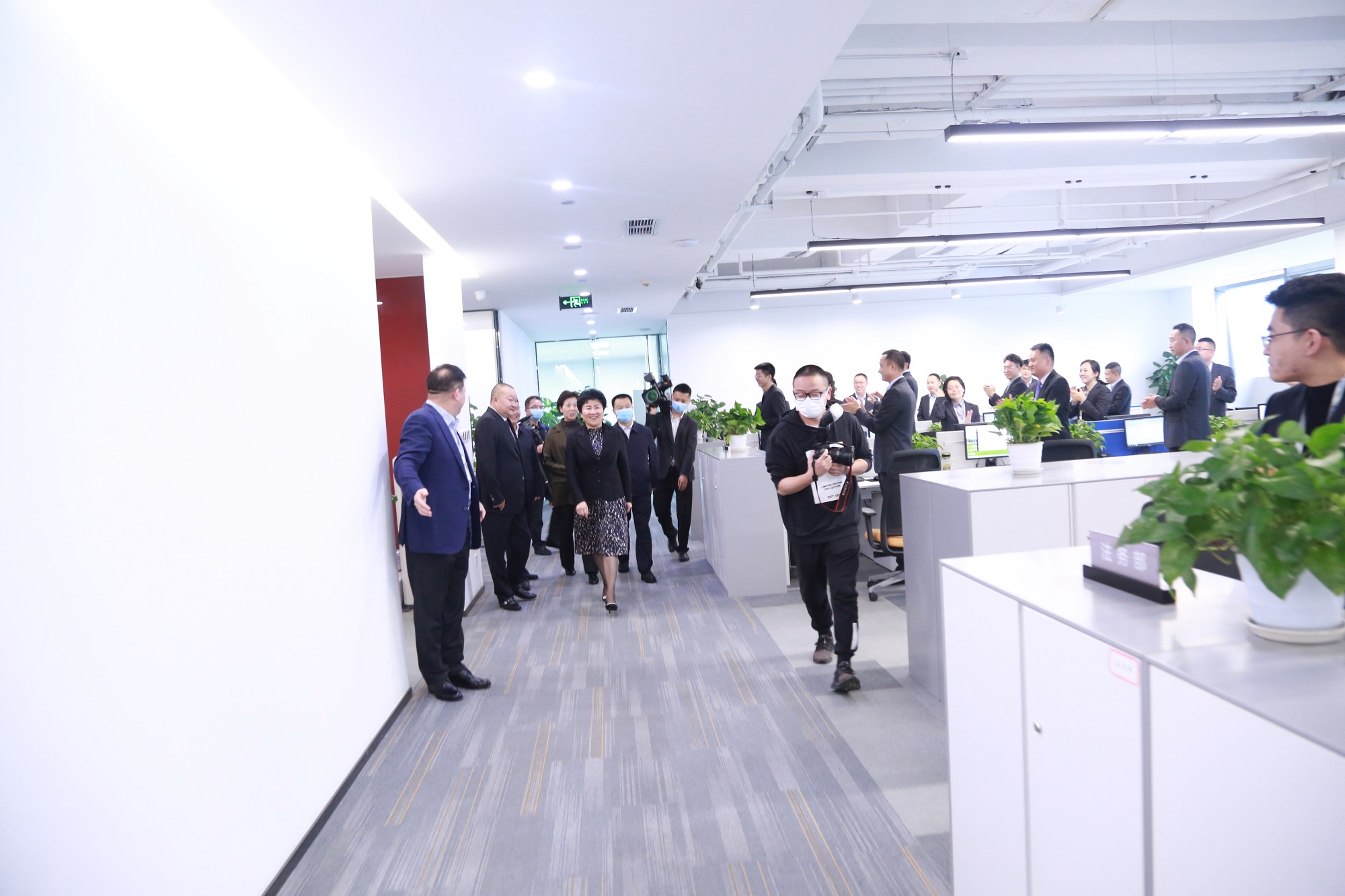 省人大常委會(huì)副主任、達(dá)州市委書記包惠蒞臨公司視察指導(dǎo)