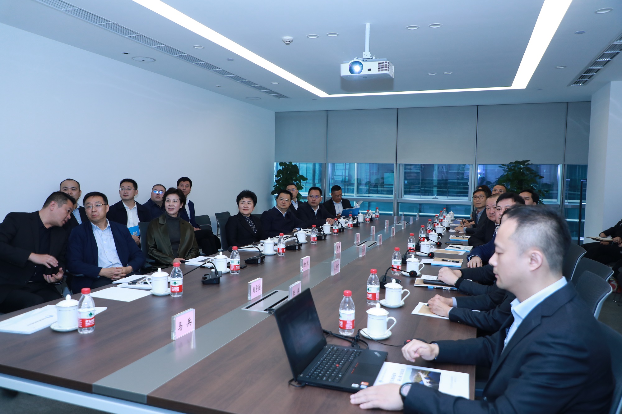省人大常委會(huì)副主任、達(dá)州市委書記包惠蒞臨公司視察指導(dǎo)